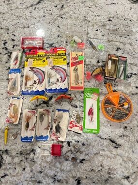 Vintage Fishing Lure Lot Rapala Mepps Yakima Rooster Tail Cotton Cordell 20+